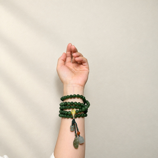 Spinach Jade 108 Mala with Carved Accents - 碧玉佛珠（无黑）
